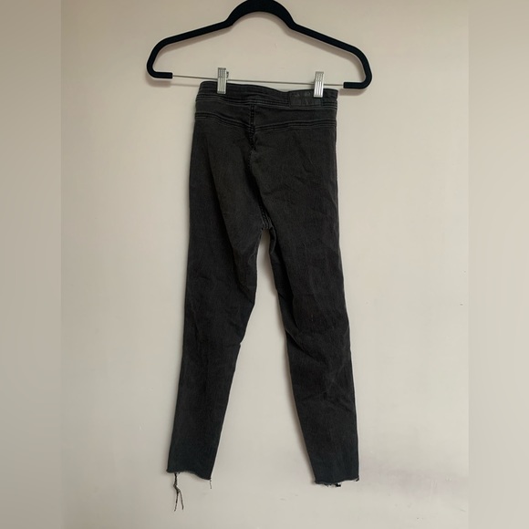 High waisted, skinny jeans with knee rips, Size 2 - Picture 2 of 3
